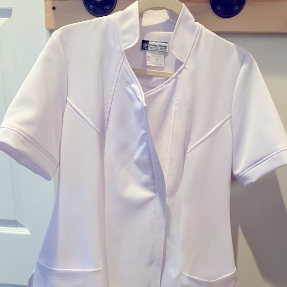White esthetician coat - Picture 2 of 4